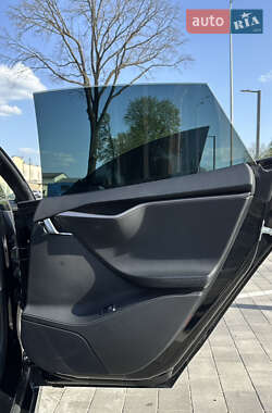 Лифтбек Tesla Model S 2018 в 