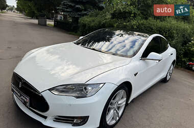 Лифтбек Tesla Model S 2014 в 