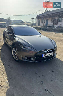 Лифтбек Tesla Model S 2015 в Белой Церкви