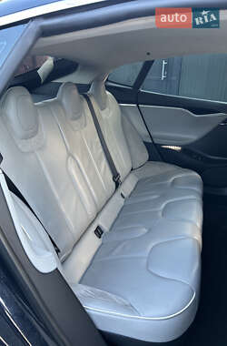 Лифтбек Tesla Model S 2013 в 