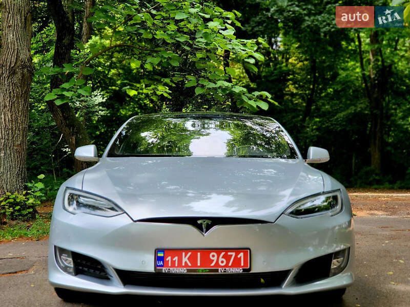 Tesla Model S 2017