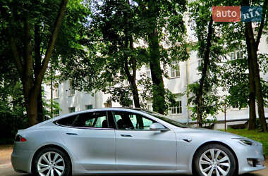 Лифтбек Tesla Model S 2017 в 