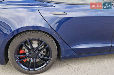 Ліфтбек Tesla Model S 2016 в 