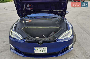 Ліфтбек Tesla Model S 2016 в 