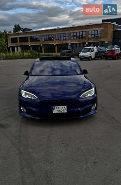 Ліфтбек Tesla Model S 2016 в 