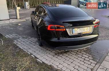 Ліфтбек Tesla Model S 2014 в 
