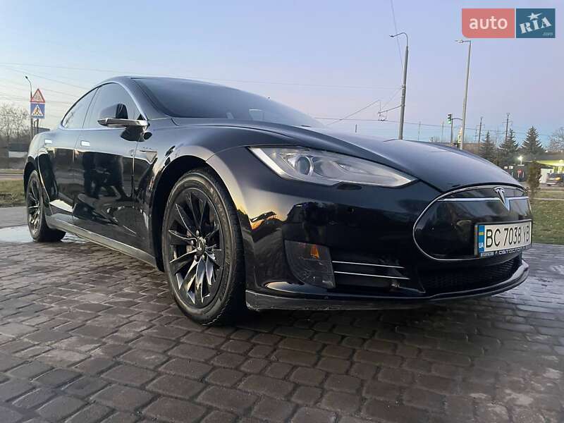 Лифтбек Tesla Model S 2014 в Львове