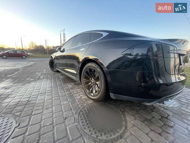 Лифтбек Tesla Model S 2014 в Львове