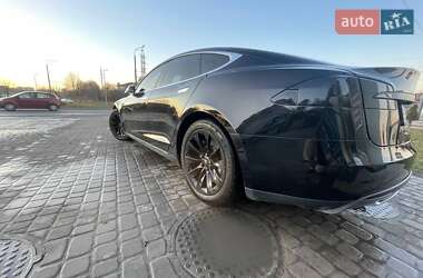 Ліфтбек Tesla Model S 2014 в 