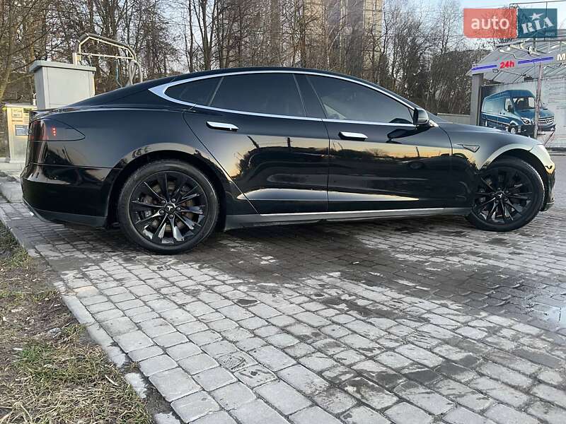 Лифтбек Tesla Model S 2014 в Львове