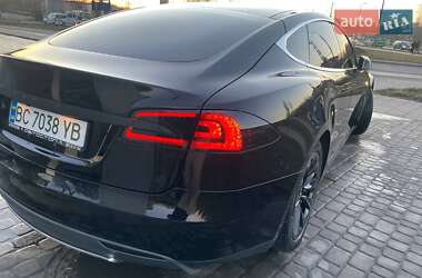 Ліфтбек Tesla Model S 2014 в 