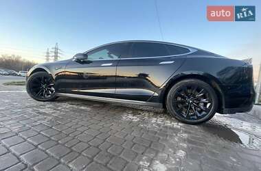 Ліфтбек Tesla Model S 2014 в 
