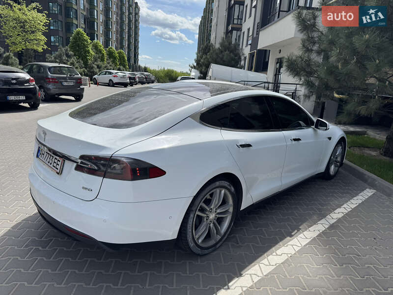 Лифтбек Tesla Model S 2015 в Софиевской Борщаговке