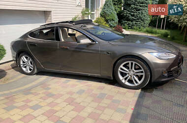 Ліфтбек Tesla Model S 2015 в 