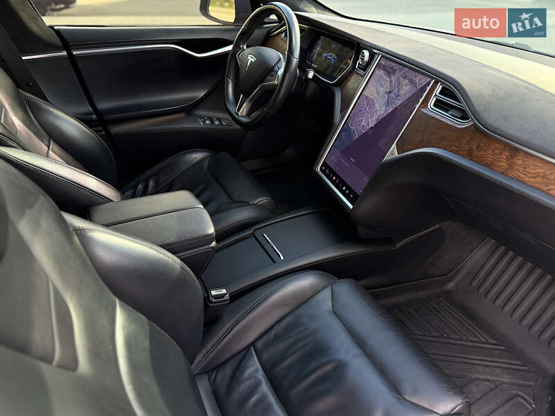 Ліфтбек Tesla Model S 2017 в Києві