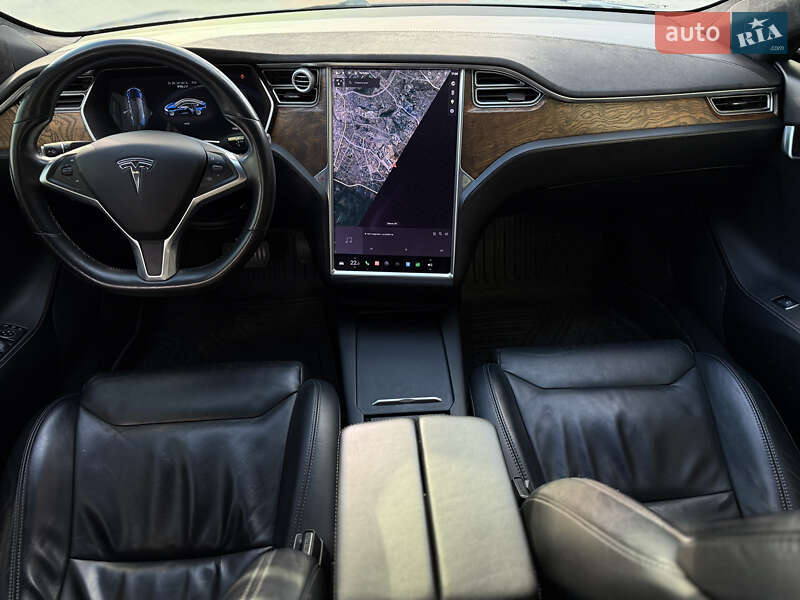 Ліфтбек Tesla Model S 2017 в Києві