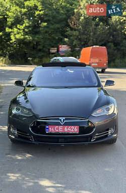 Лифтбек Tesla Model S 2014 в 