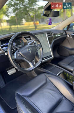 Лифтбек Tesla Model S 2014 в 
