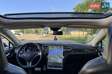 Лифтбек Tesla Model S 2014 в 