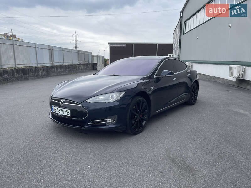 Лифтбек Tesla Model S 2014 в Виннице
