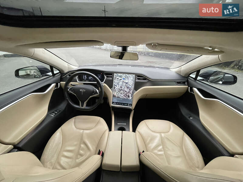 Лифтбек Tesla Model S 2014 в Виннице