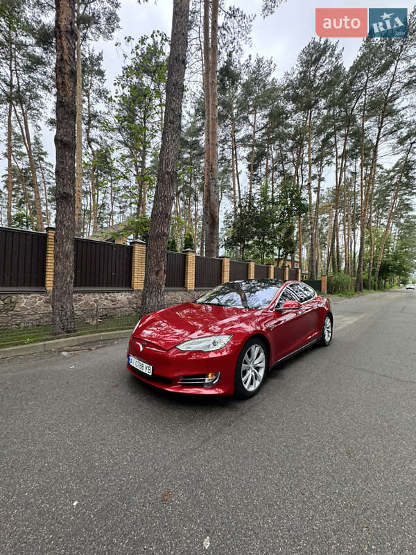 Лифтбек Tesla Model S 2014 в Киеве