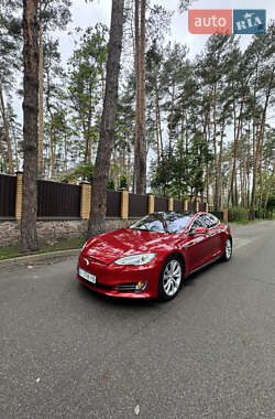 Лифтбек Tesla Model S 2014 в 