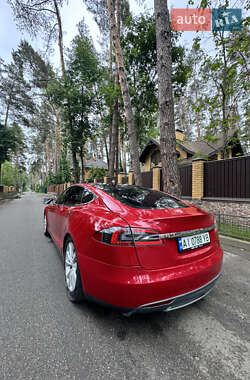 Лифтбек Tesla Model S 2014 в 