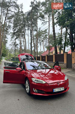 Лифтбек Tesla Model S 2014 в 