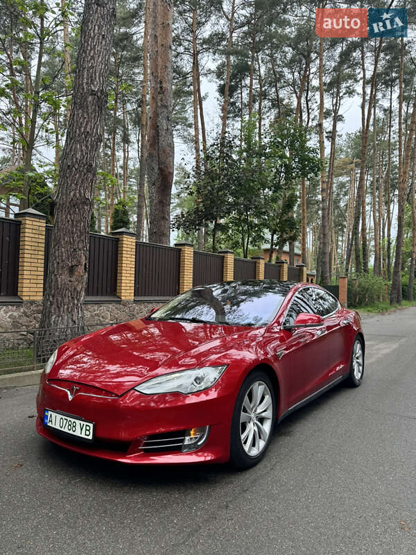 Лифтбек Tesla Model S 2014 в Киеве