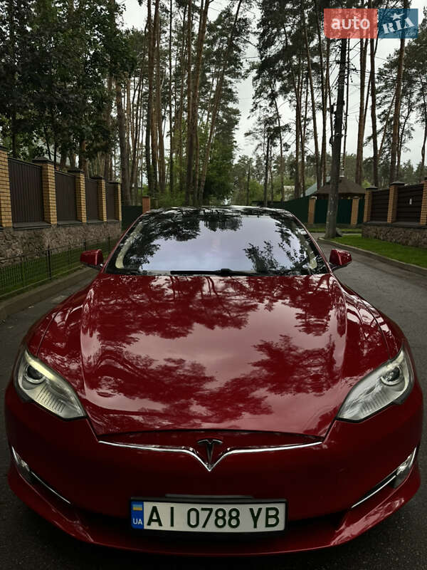 Лифтбек Tesla Model S 2014 в Киеве