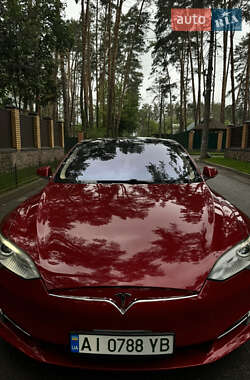 Лифтбек Tesla Model S 2014 в 