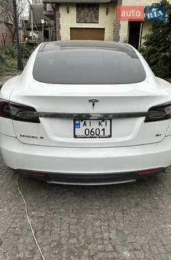 Лифтбек Tesla Model S 2013 в 