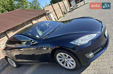 Лифтбек Tesla Model S 2015 в 
