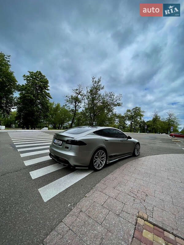 Ліфтбек Tesla Model S 2021 в Одесі