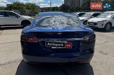 Лифтбек Tesla Model S 2016 в 