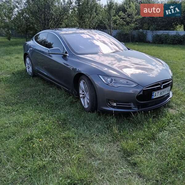 Лифтбек Tesla Model S 2014 в Ивано-Франковске