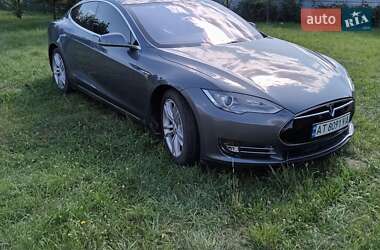 Лифтбек Tesla Model S 2014 в 