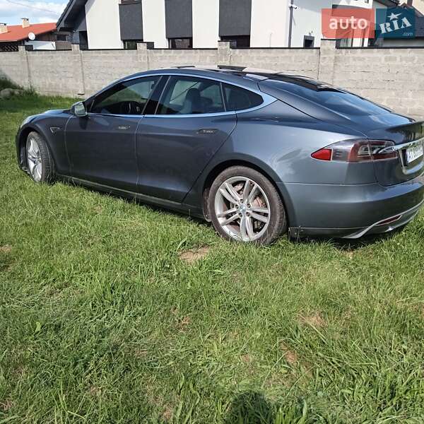 Лифтбек Tesla Model S 2014 в Ивано-Франковске