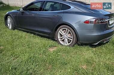 Лифтбек Tesla Model S 2014 в 