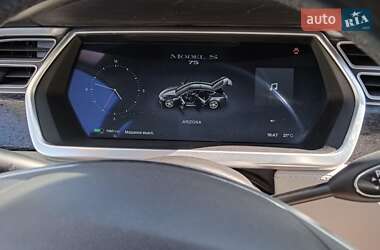 Лифтбек Tesla Model S 2014 в 
