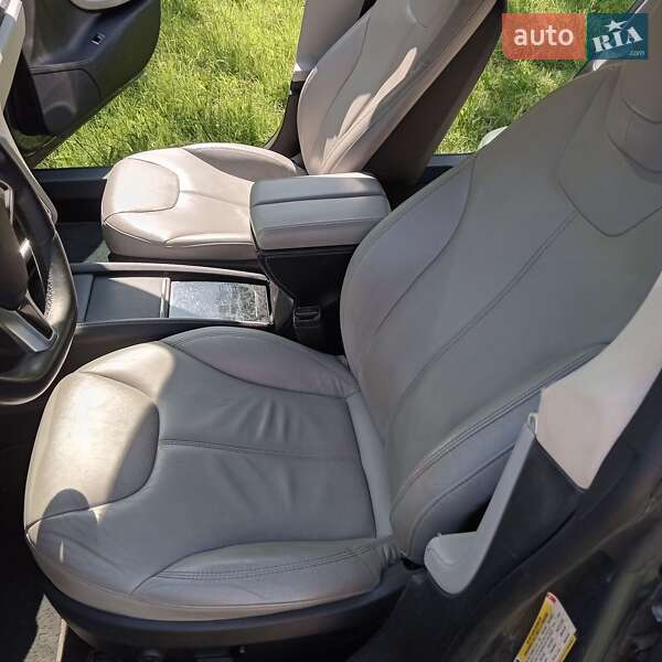 Лифтбек Tesla Model S 2014 в Ивано-Франковске