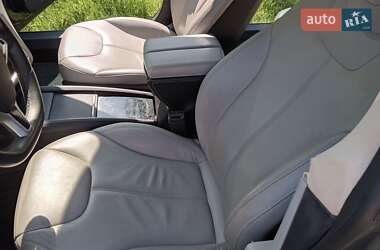 Лифтбек Tesla Model S 2014 в 