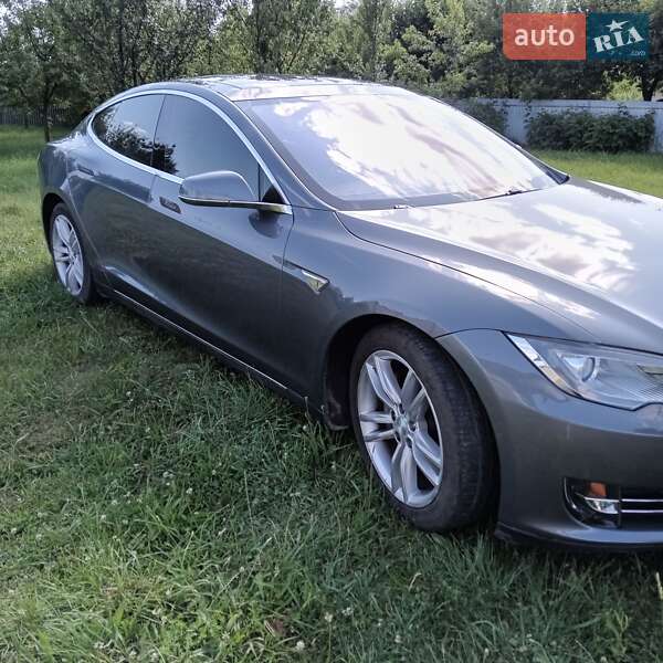 Лифтбек Tesla Model S 2014 в Ивано-Франковске
