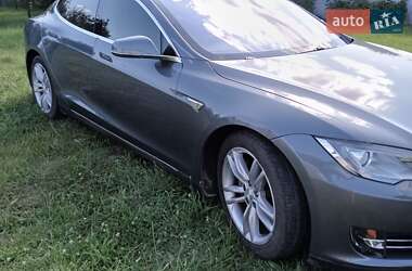 Лифтбек Tesla Model S 2014 в 