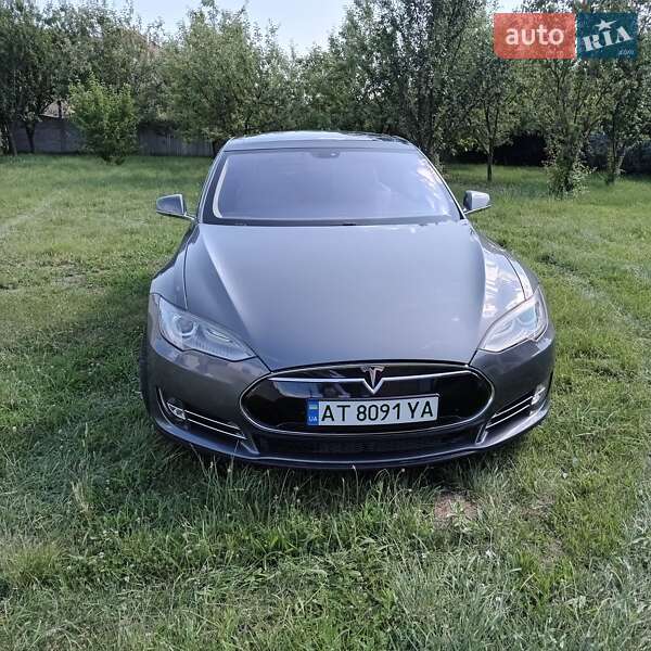 Лифтбек Tesla Model S 2014 в Ивано-Франковске