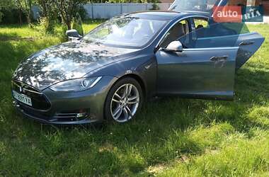 Лифтбек Tesla Model S 2014 в 