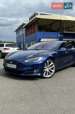 Лифтбек Tesla Model S 2019 в 