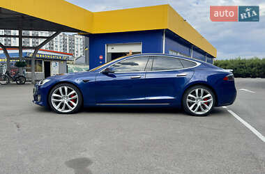 Лифтбек Tesla Model S 2019 в 