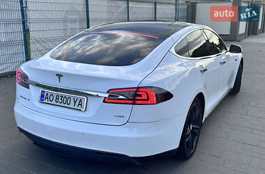 Лифтбек Tesla Model S 2016 в 